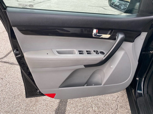 Used 2011 Kia Sorento 2WD image 13