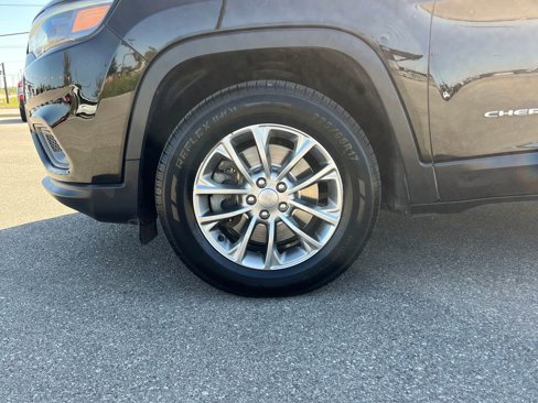 Used 2019 Jeep Cherokee Latitude Plus image 28