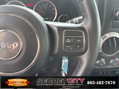 Used 2018 Jeep Wrangler Unlimited Sahara image 34