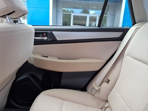 Used 2017 Subaru Outback 2.5i Premium image 32