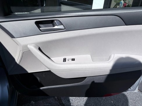 Used 2017 Hyundai Sonata SE image 20