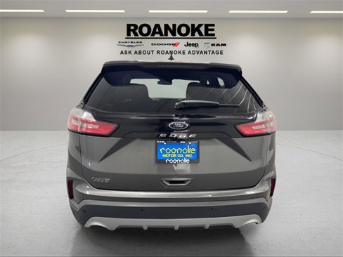 Used 2023 Ford Edge SEL w/ Cold Weather Package image 4