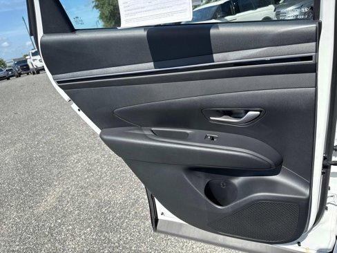 Used 2023 Hyundai Tucson SE image 13
