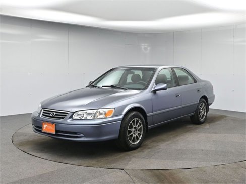 Used 2000 Toyota Camry LE image 1