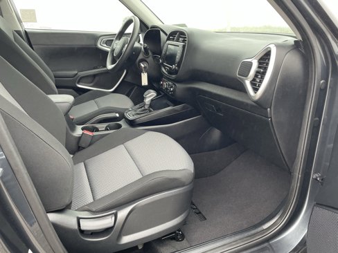 Used 2023 Kia Soul LX w/ LX Technology Package image 10
