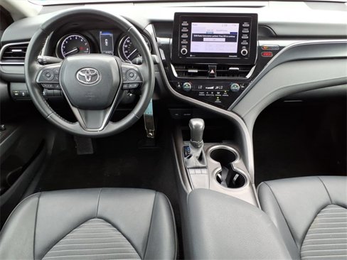 Used 2024 Toyota Camry SE image 8