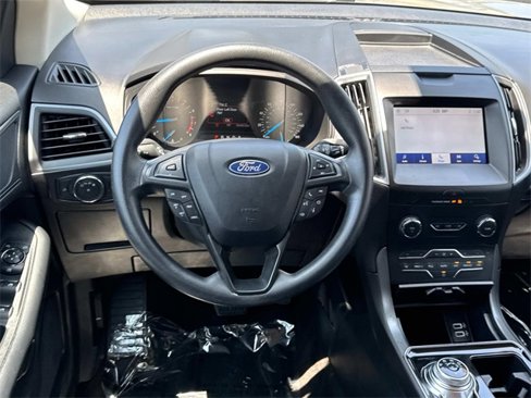 Certified 2020 Ford Edge SE image 10