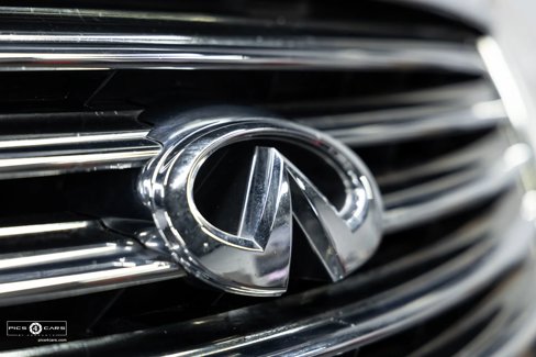 Used 2010 INFINITI M35 w/ Technology Pkg image 3
