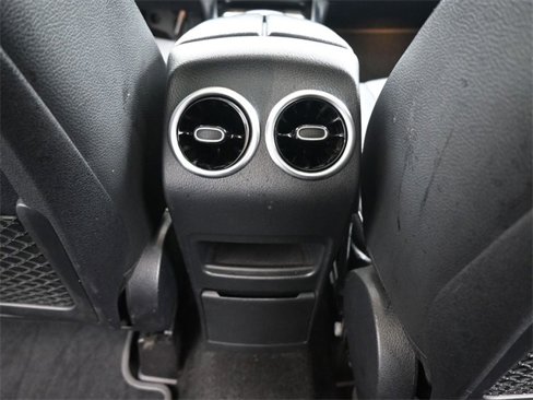 Used 2022 Mercedes-Benz GLB 250 image 27
