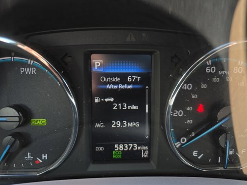 Used 2018 Toyota RAV4 LE image 23