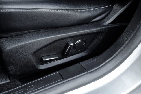 Used 2020 Ford Fusion SEL image 38