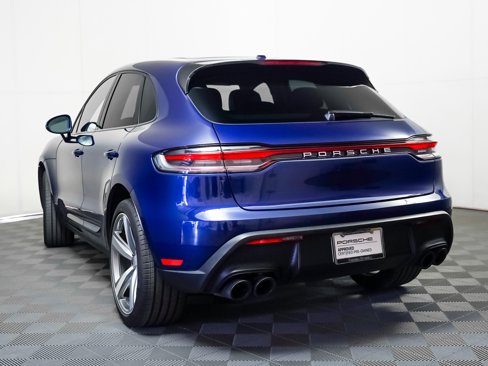 Certified 2024 Porsche Macan w/ Premium Plus Package image 3