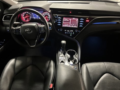 Used 2018 Toyota Camry XSE image 24