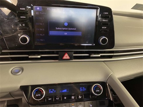 Used 2022 Hyundai Elantra SEL w/ Convenience + Premium Package image 21