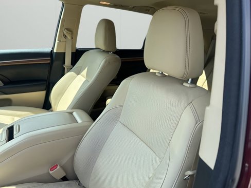 Used 2018 Toyota Highlander Limited image 28