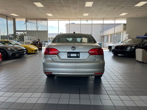 Used 2014 Volkswagen Jetta SE image 4
