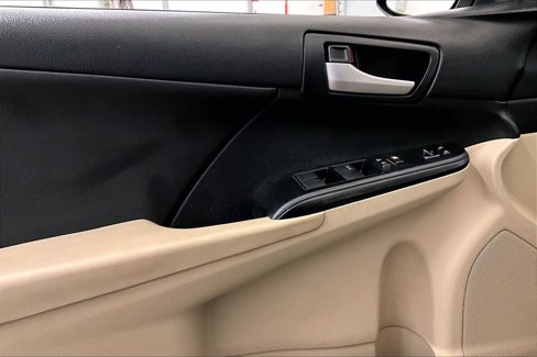 Used 2014 Toyota Camry LE image 22