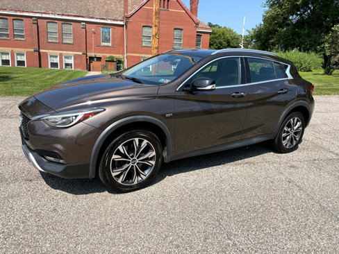 Used 2018 INFINITI QX30 Premium image 4