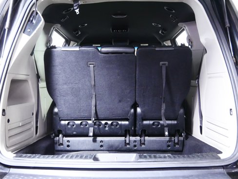 Used 2017 Dodge Grand Caravan SXT image 18
