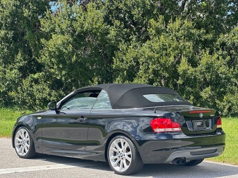 Used 2013 BMW 135i Convertible image 3