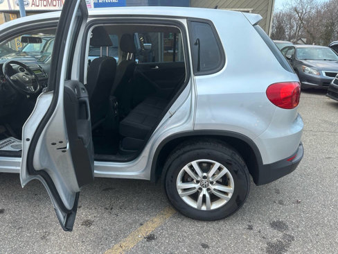 Used 2014 Volkswagen Tiguan S image 33