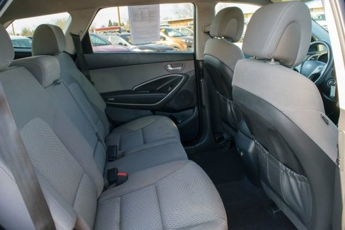 Used 2017 Hyundai Santa Fe SE image 19
