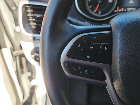 Used 2019 Jeep Cherokee Limited image 21