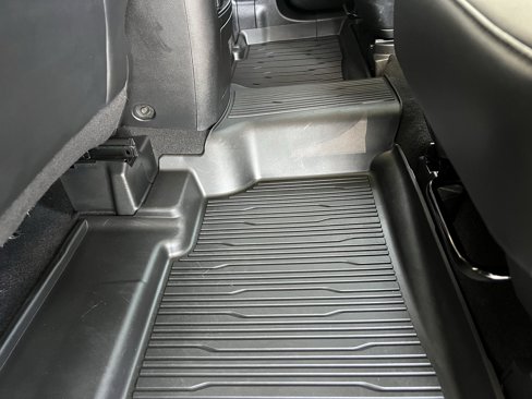 Used 2022 Ford Explorer XLT w/ Equipment Group 202A image 21