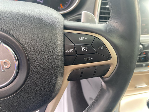 Used 2015 Jeep Grand Cherokee Limited w/ Luxury Group II image 20