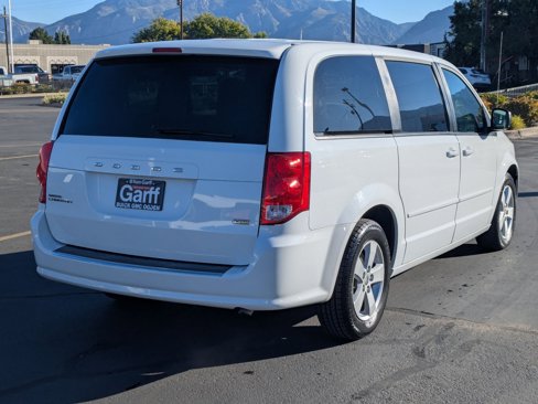 Used 2017 Dodge Grand Caravan SE image 3