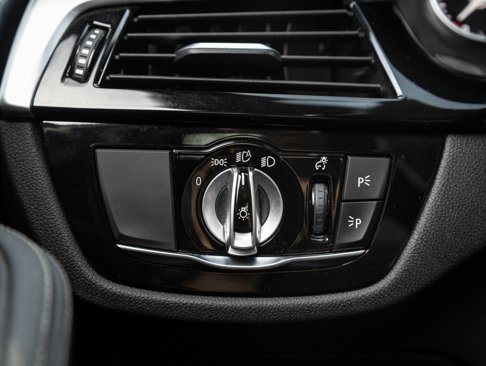 Used 2019 BMW 530i w/ Convenience Package image 18