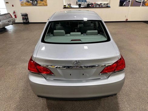 Used 2012 Toyota Avalon Limited image 13