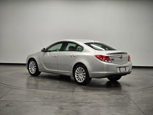 Used 2011 Buick Regal CXL image 6
