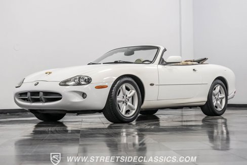 Used 1998 Jaguar XK8 Convertible image 21