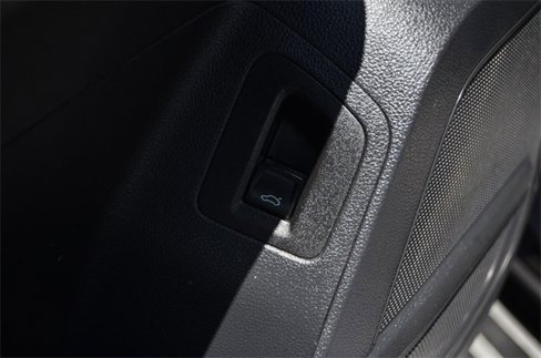 Used 2019 Volkswagen Atlas SEL R-Line image 9