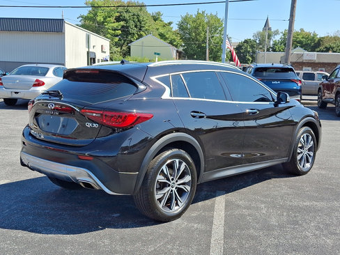 Used 2017 INFINITI QX30 Premium w/ Cargo Package image 7