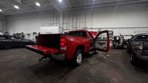Used 2008 GMC Sierra 1500 SLE w/ Z71 Off-Road Package image 21