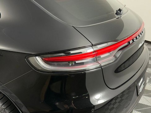 Certified 2021 Porsche Macan S image 16