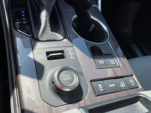 Used 2021 Toyota Highlander Limited image 17