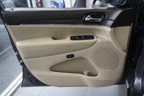 Used 2019 Jeep Grand Cherokee Overland image 9