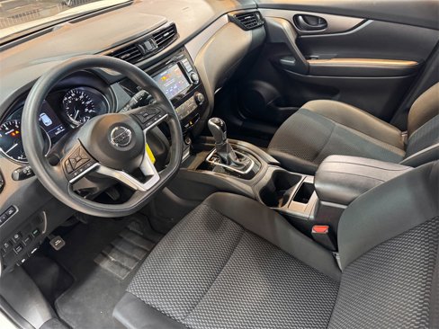 Used 2022 Nissan Rogue Sport S image 17