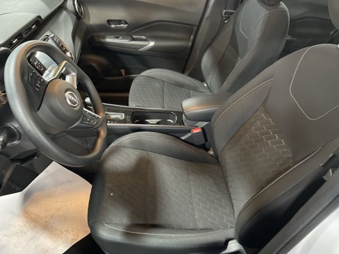 Used 2024 Nissan Kicks SV image 9