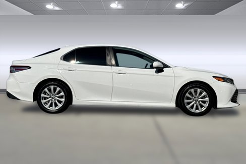 Certified 2020 Toyota Camry LE image 2