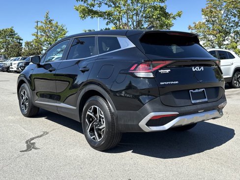 Used 2024 Kia Sportage LX image 3