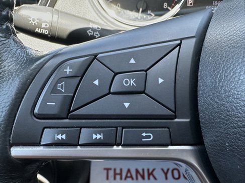 Used 2018 Nissan Rogue SV image 10