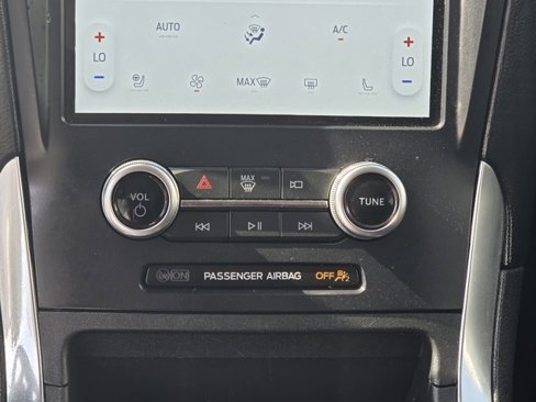 Used 2024 Ford Edge Titanium image 12