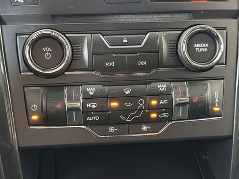 Used 2018 Ford Explorer XLT w/ Equipment Group 202A image 21