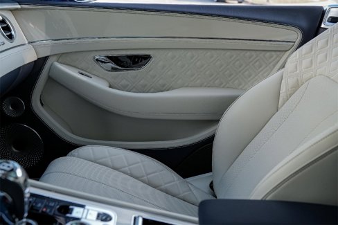 Certified 2023 Bentley Continental GT Azure image 21