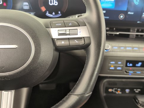 Used 2024 Hyundai Kona SEL image 18