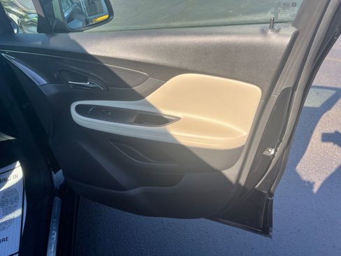 Used 2021 Buick Encore Preferred w/ Safety Package image 28